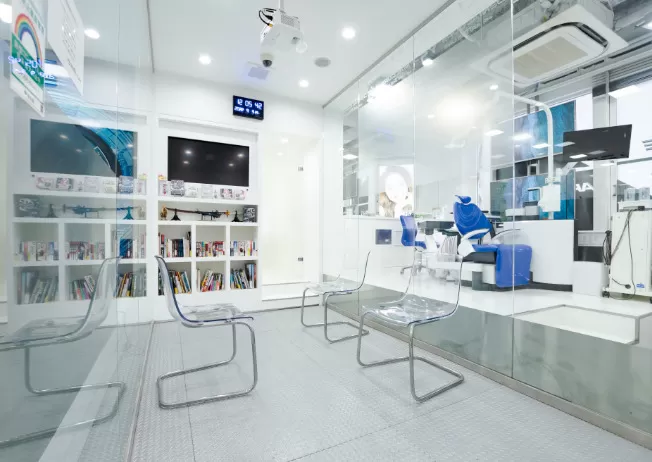 東京審美治療「ワイデンタルキュア東京」矯正治療・セラミック治療専門歯科|医院紹介