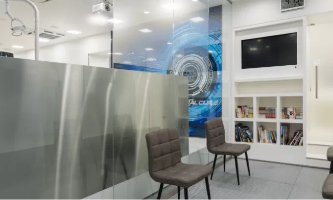 東京審美治療「ワイデンタルキュア東京」矯正治療・セラミック治療専門歯科|色の安定性